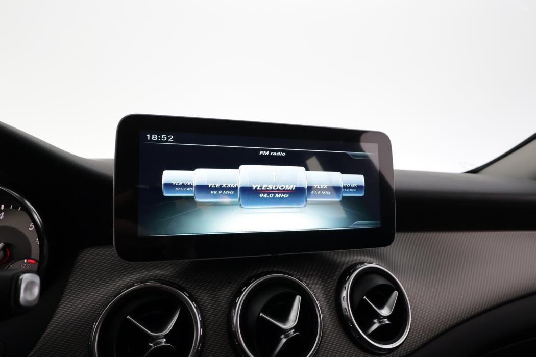 MERCEDES-BENZ GLA 2016