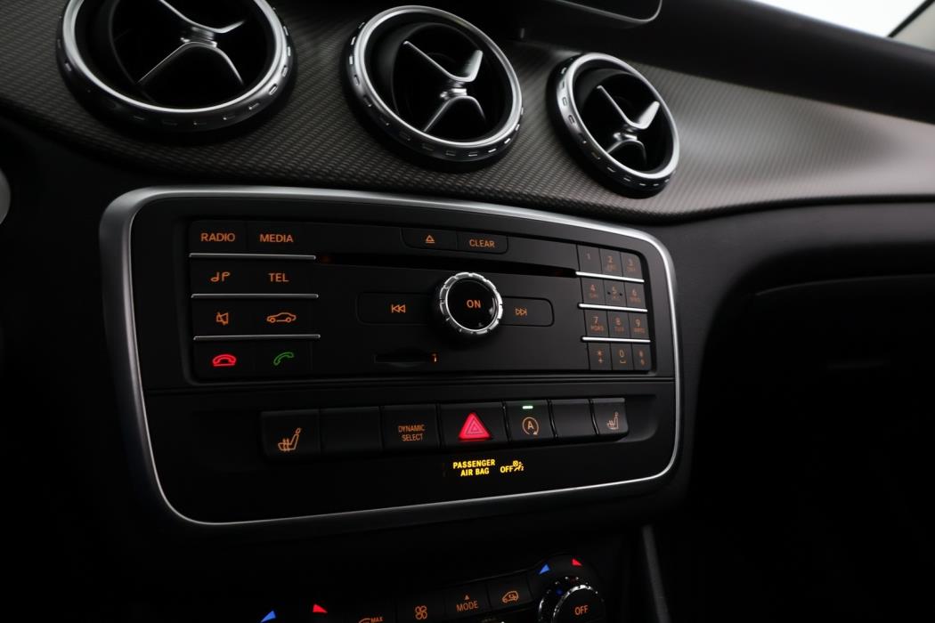 MERCEDES-BENZ GLA 2016