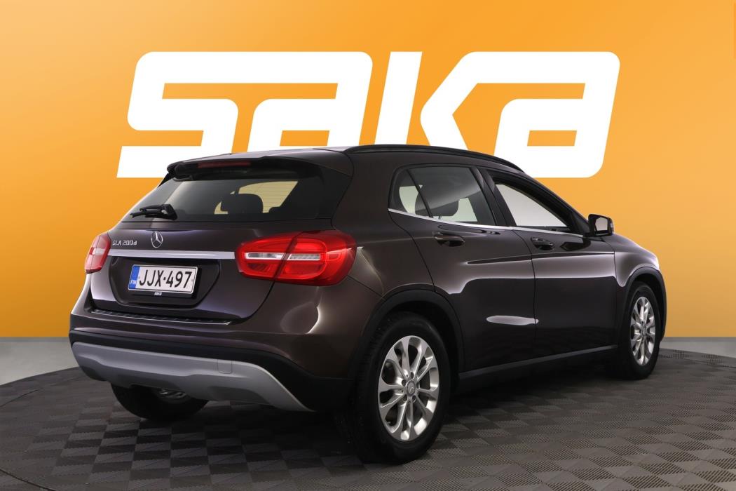 MERCEDES-BENZ GLA 2016