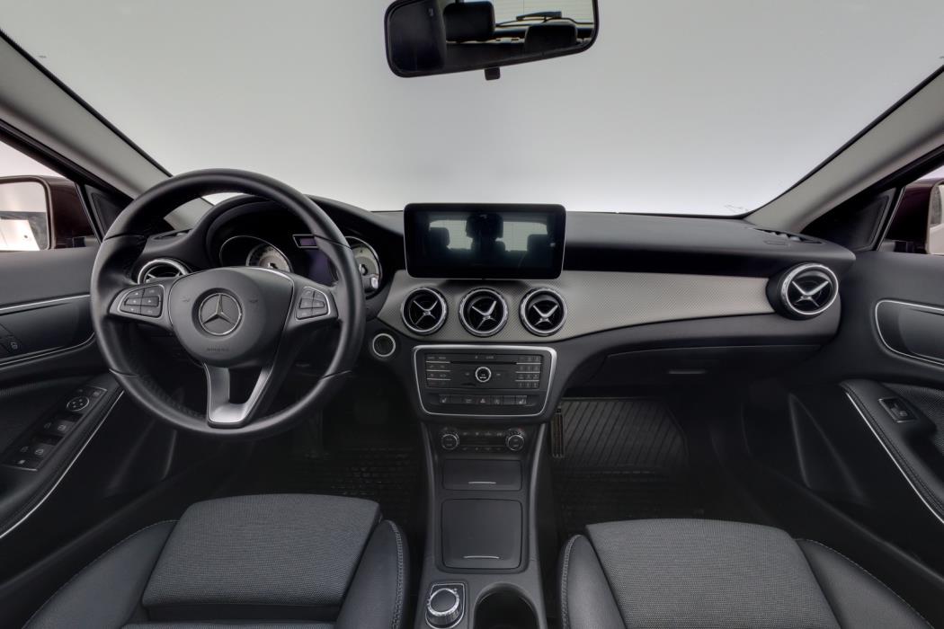 MERCEDES-BENZ GLA 2016