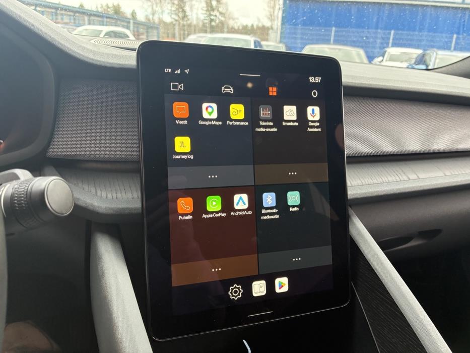 POLESTAR 2 2024