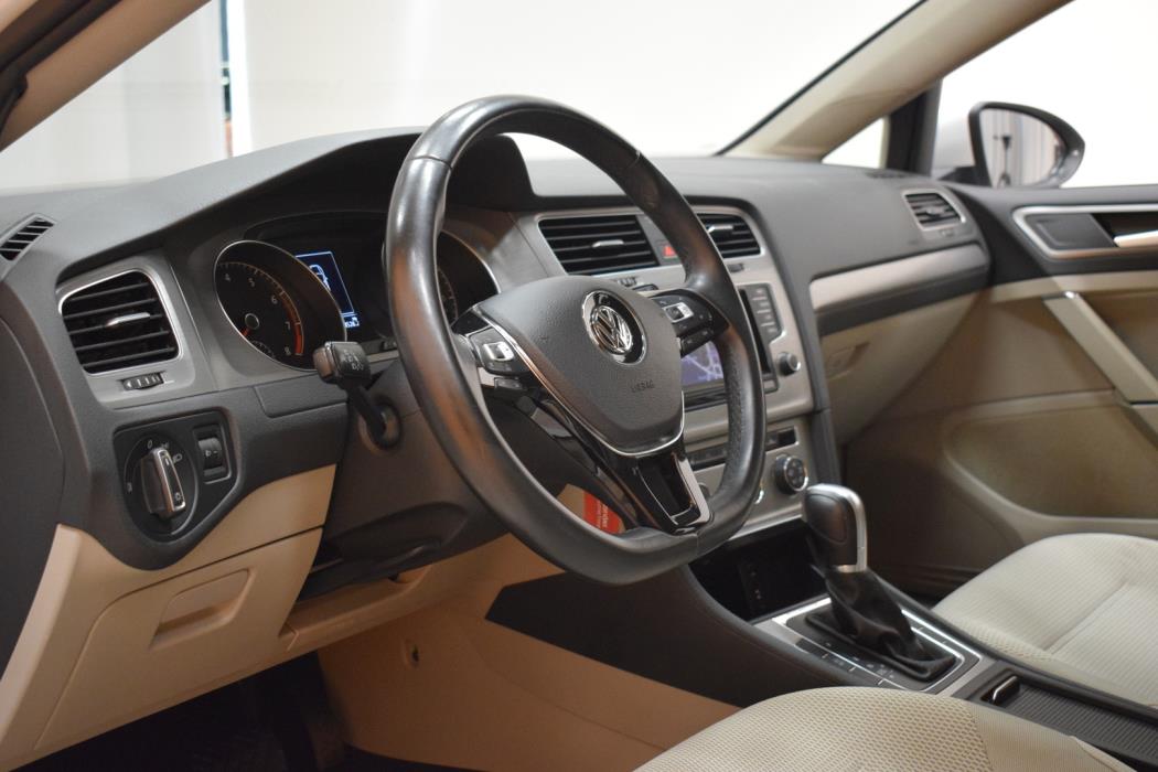 VOLKSWAGEN Golf 2015