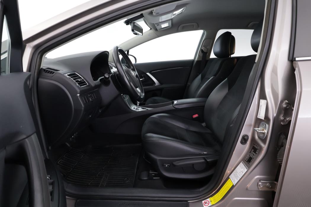 TOYOTA Avensis 2014