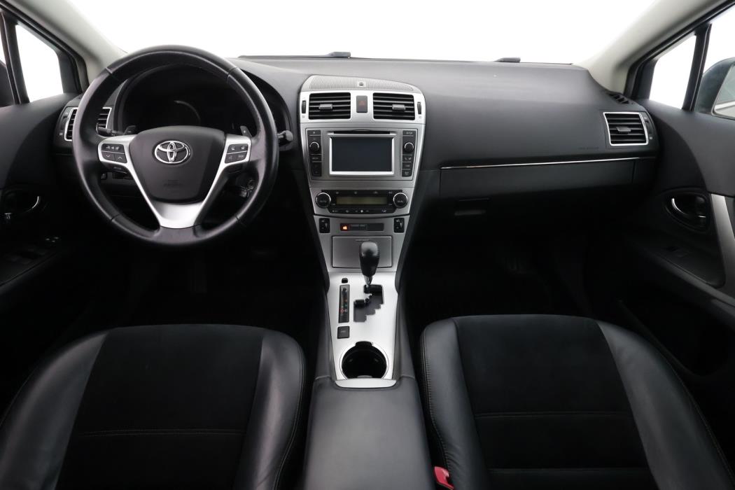 TOYOTA Avensis 2014