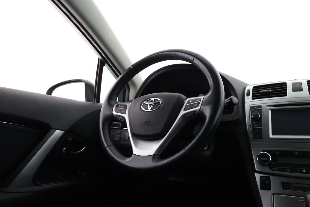 TOYOTA Avensis 2014