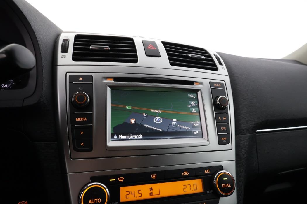 TOYOTA Avensis 2014