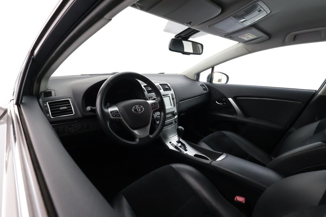 TOYOTA Avensis 2014