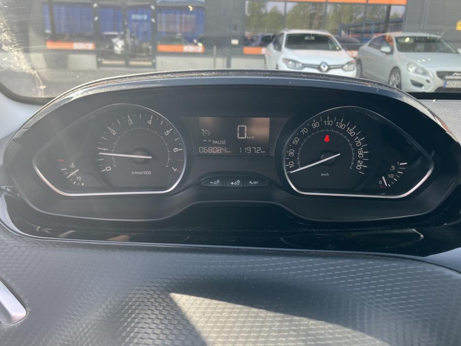 PEUGEOT 208 2016