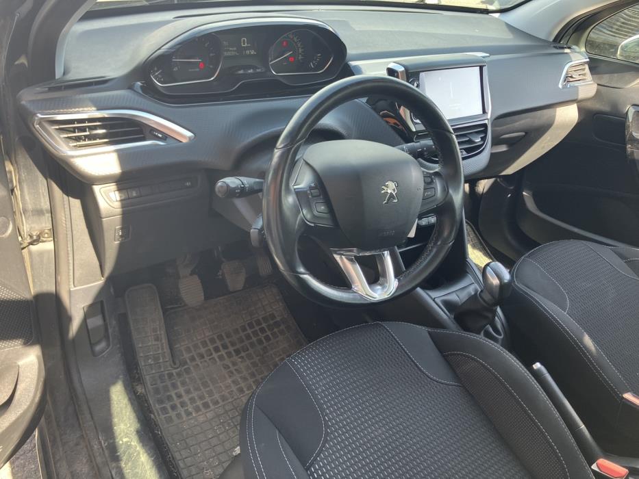 PEUGEOT 208 2016