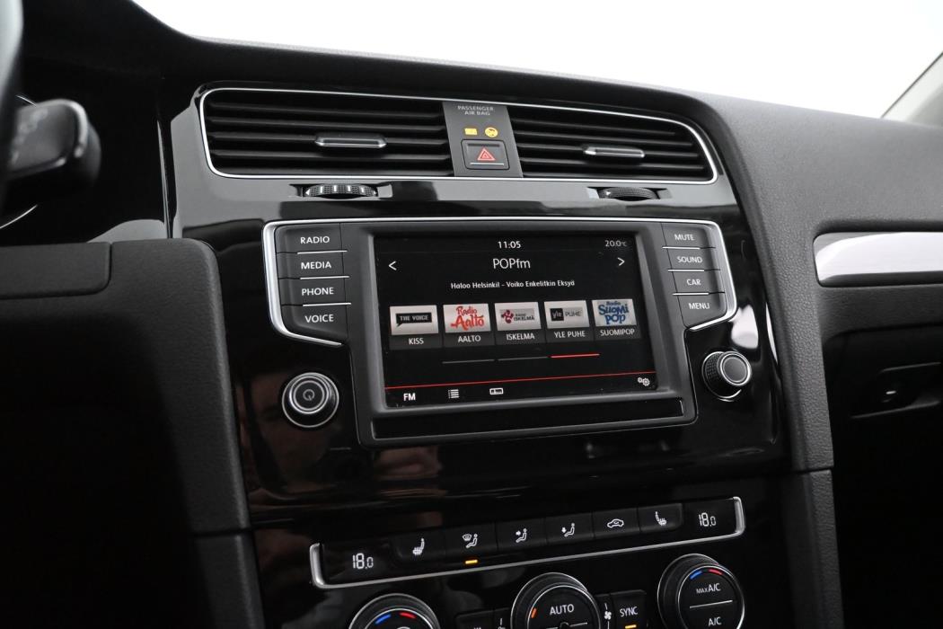 VOLKSWAGEN Golf 2016