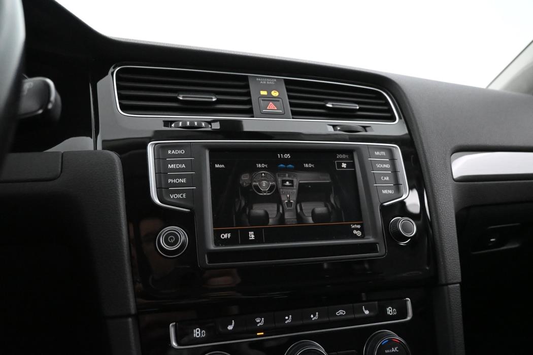 VOLKSWAGEN Golf 2016