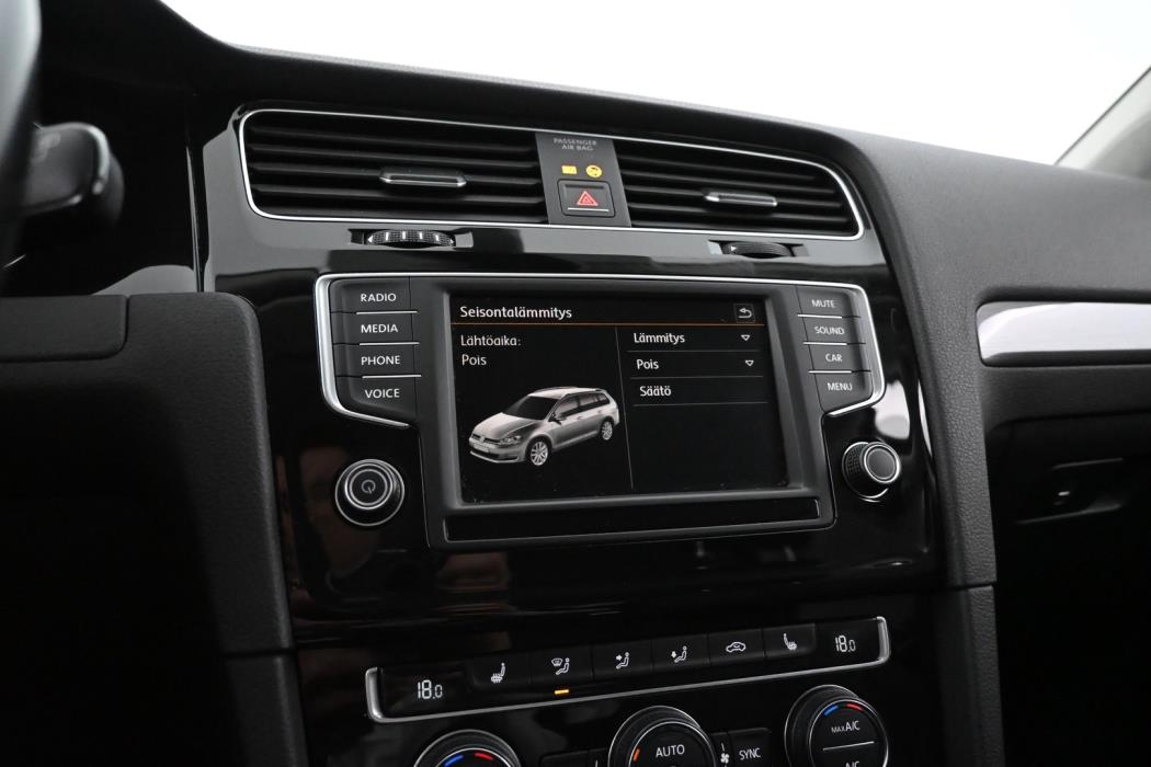 VOLKSWAGEN Golf 2016