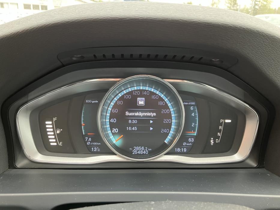 VOLVO V60 2016