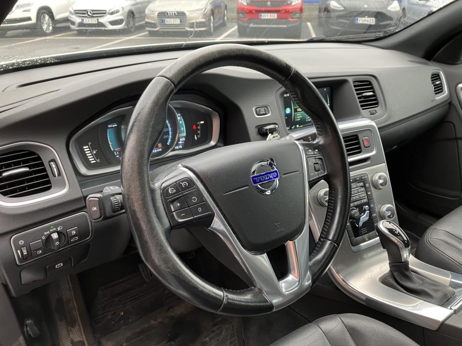 VOLVO V60 2016
