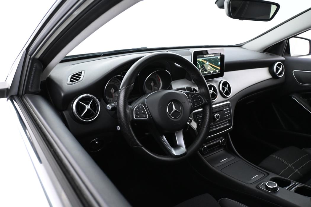 MERCEDES-BENZ GLA 2017