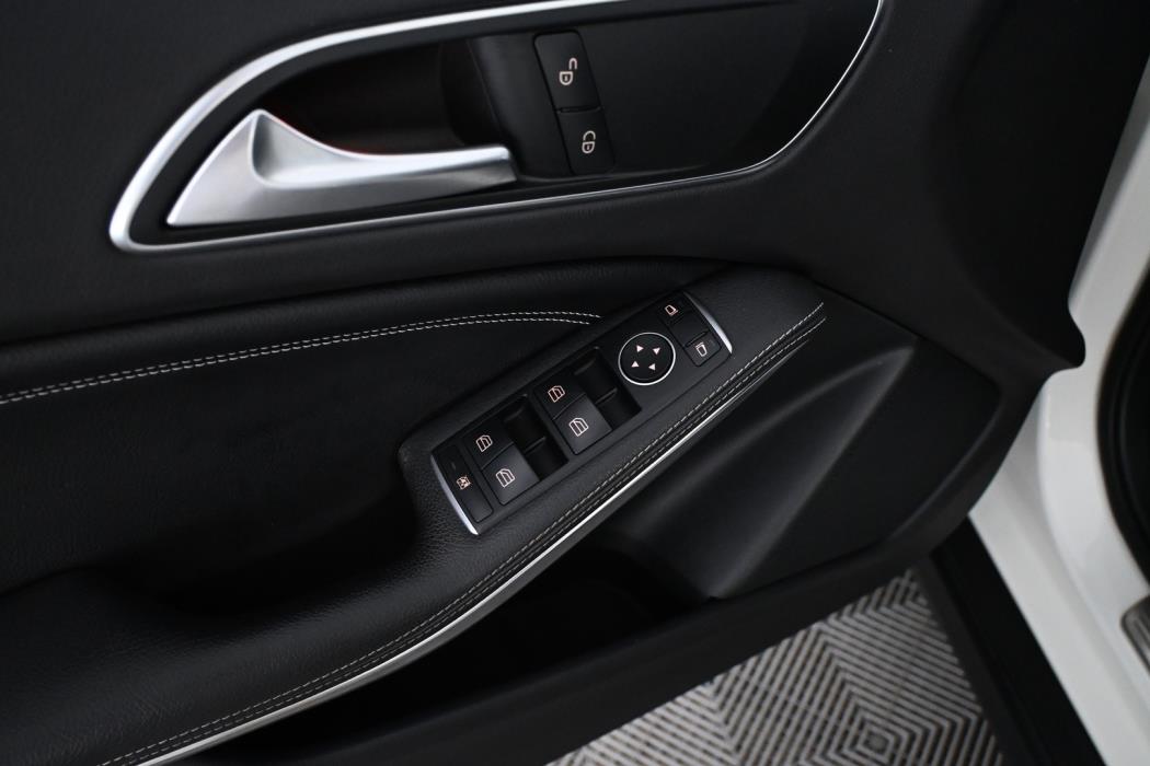 MERCEDES-BENZ GLA 2017