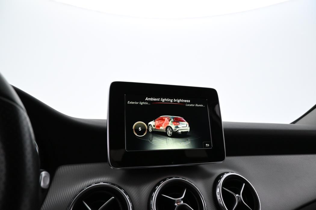 MERCEDES-BENZ GLA 2017