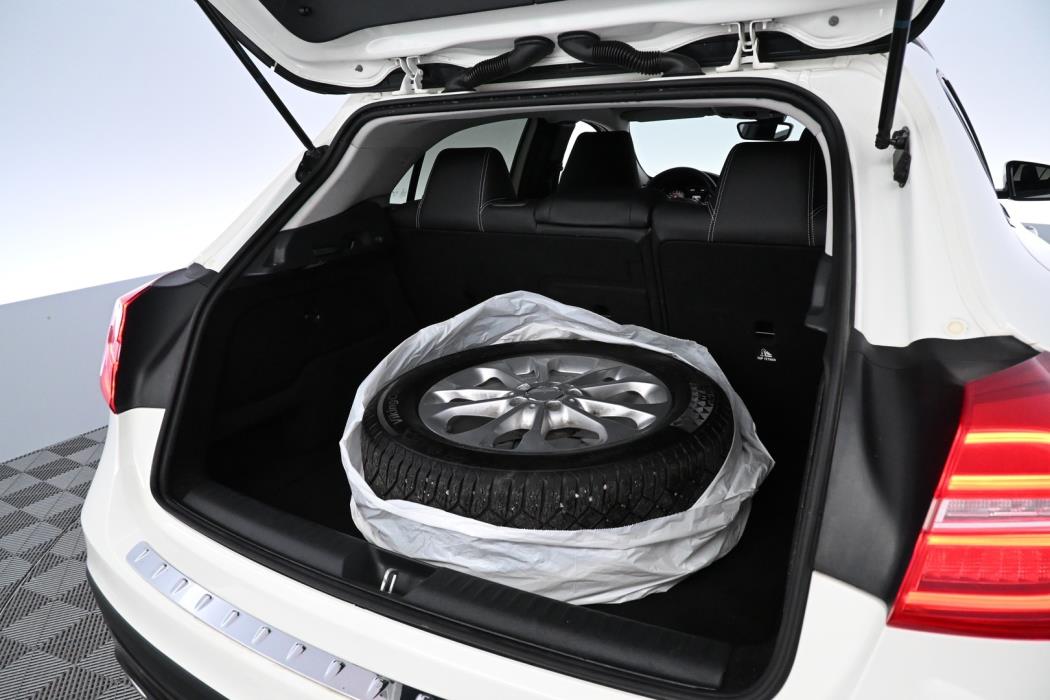 MERCEDES-BENZ GLA 2017