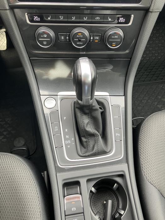 VOLKSWAGEN Golf 2019