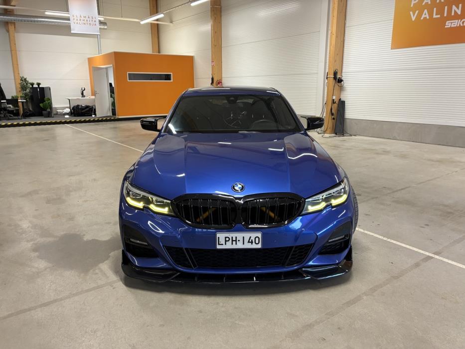 BMW 330 2020