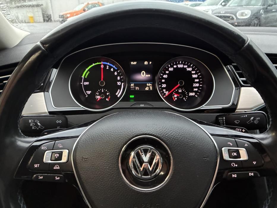 VOLKSWAGEN Passat 2018