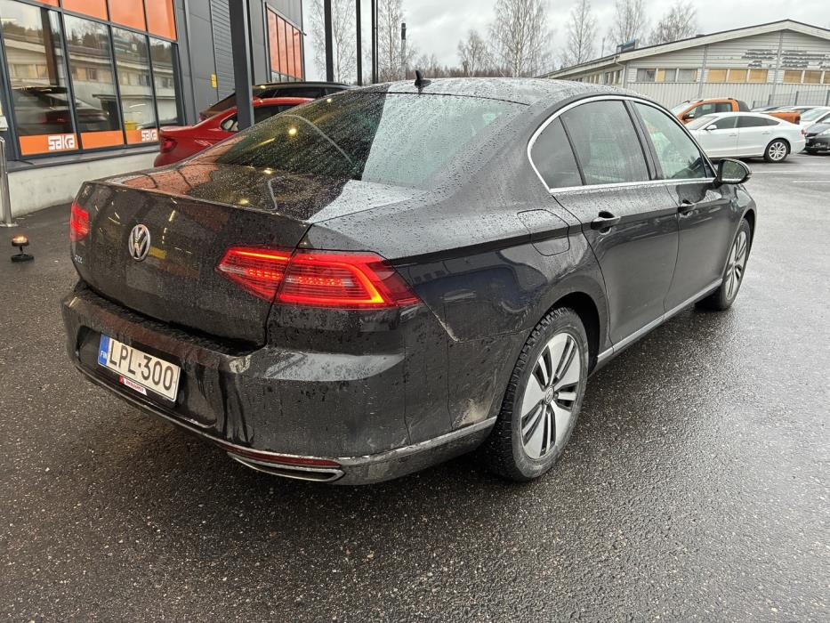 VOLKSWAGEN Passat 2018