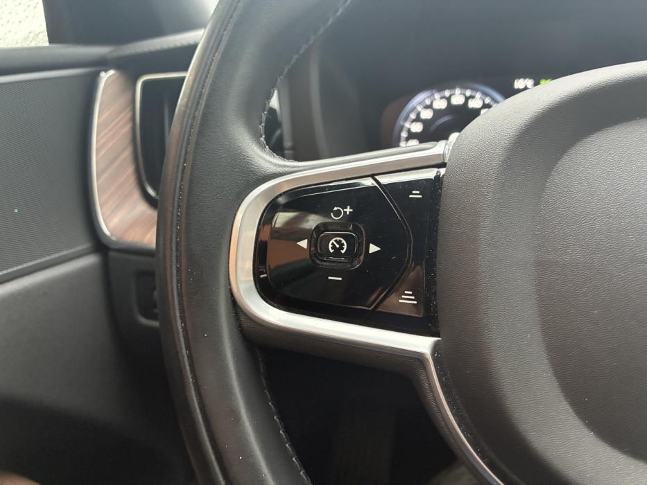 VOLVO XC60 2021