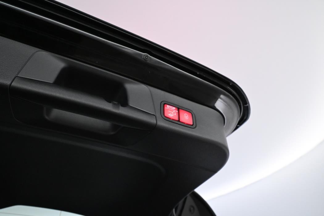 MERCEDES-BENZ B 2023