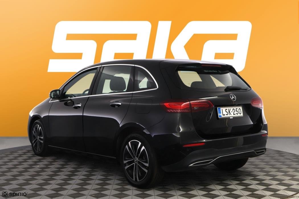 MERCEDES-BENZ B 2023