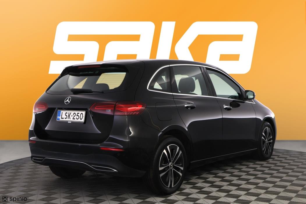 MERCEDES-BENZ B 2023