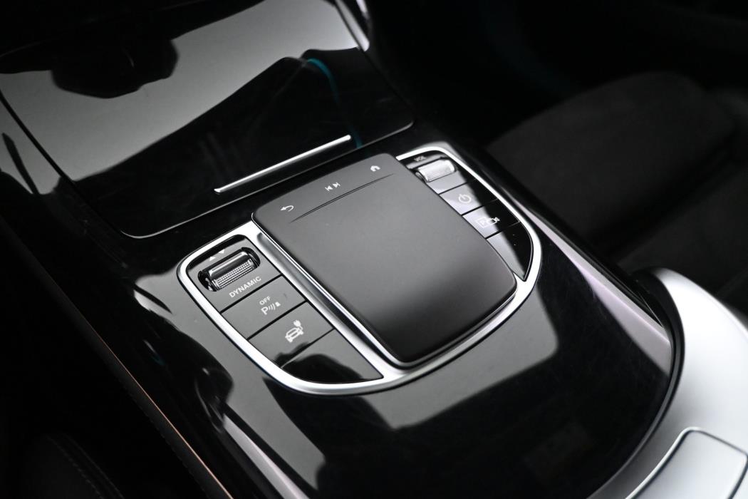 MERCEDES-BENZ EQC 2021