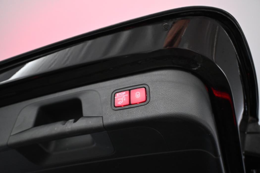 MERCEDES-BENZ EQC 2021