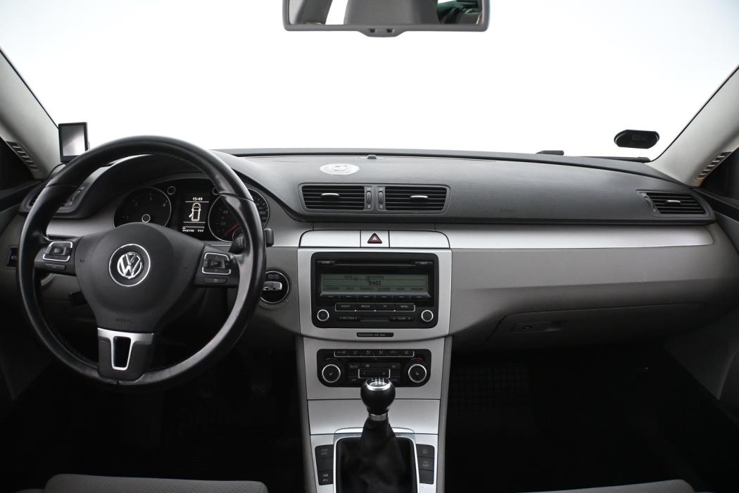 VOLKSWAGEN Passat 2010