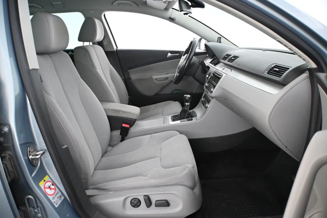 VOLKSWAGEN Passat 2010