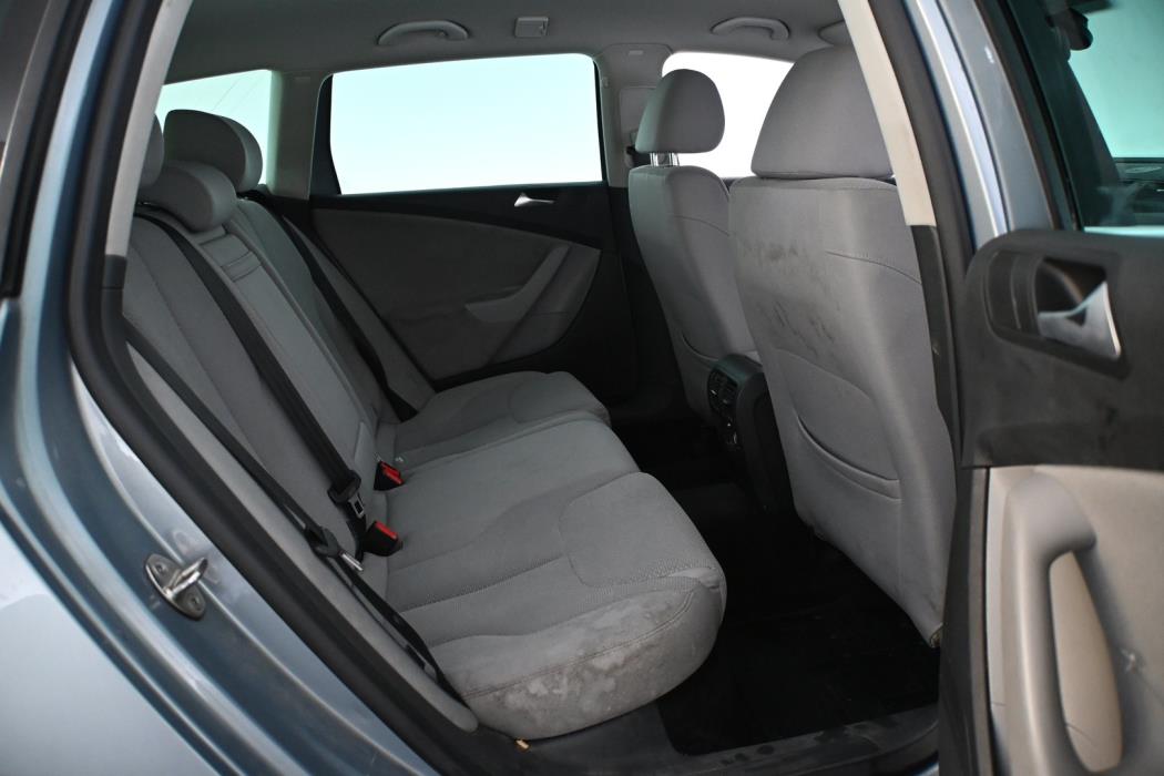 VOLKSWAGEN Passat 2010
