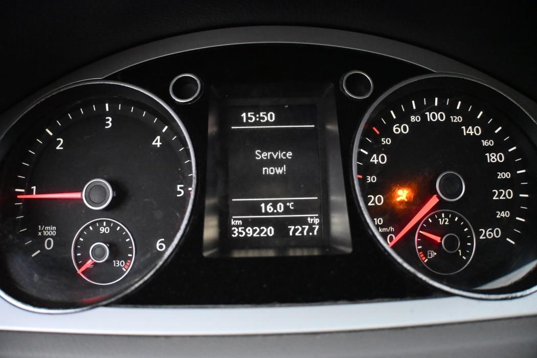 VOLKSWAGEN Passat 2010