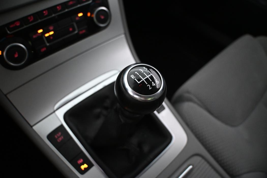 VOLKSWAGEN Passat 2010