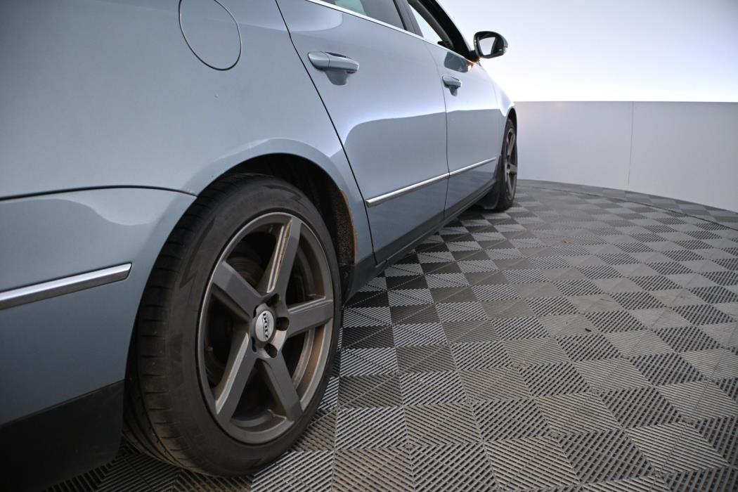 VOLKSWAGEN Passat 2010