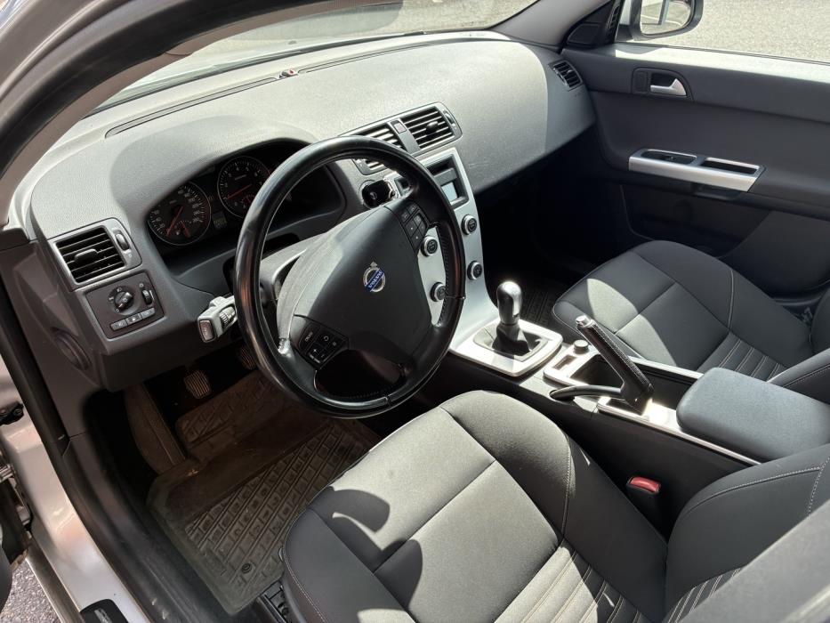 VOLVO V50 2011