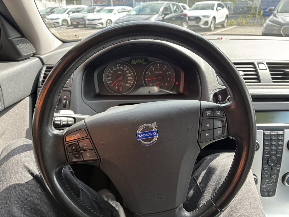 VOLVO V50 2011