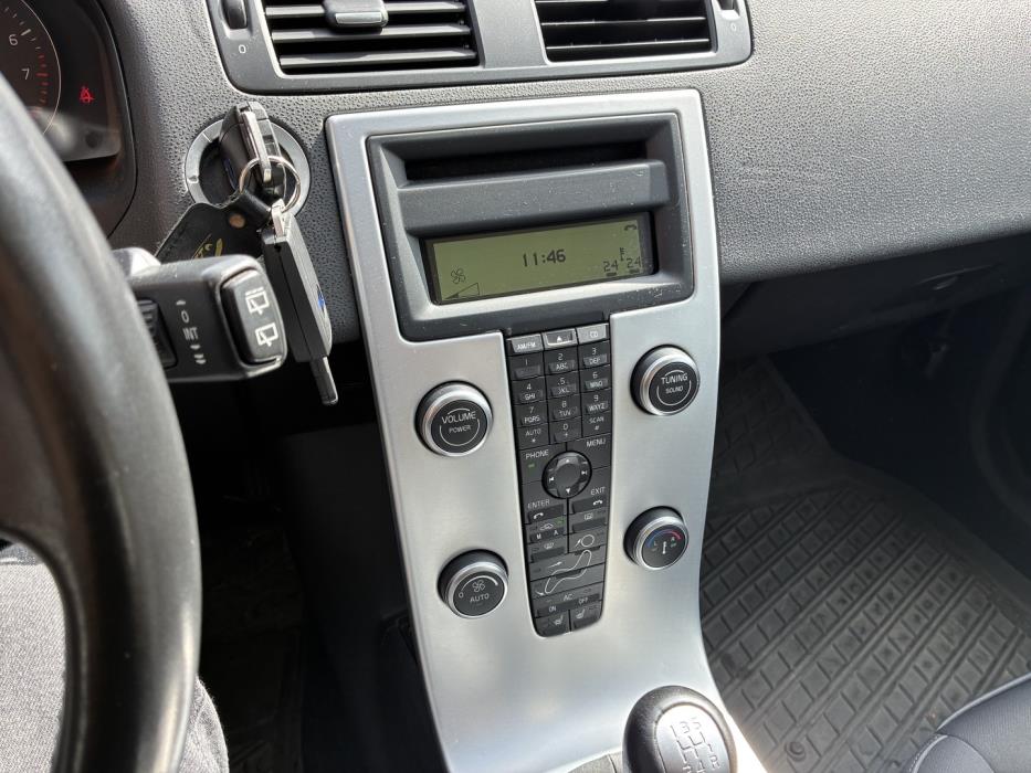 VOLVO V50 2011