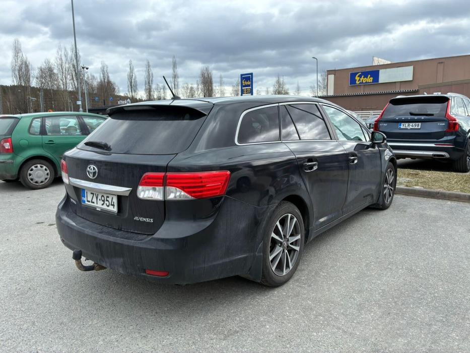 TOYOTA Avensis 2012