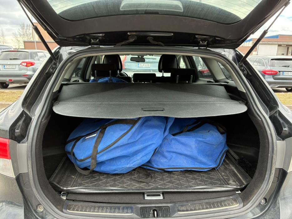 TOYOTA Avensis 2012