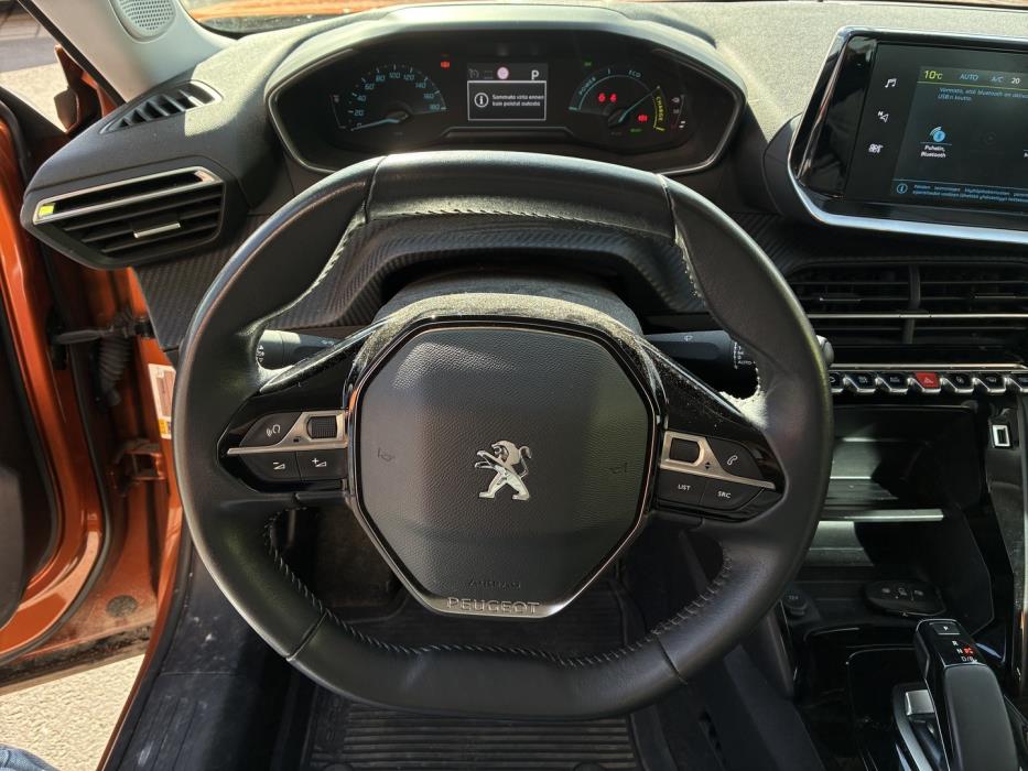 PEUGEOT E-2008 2021