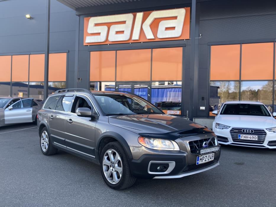 VOLVO XC70 2011