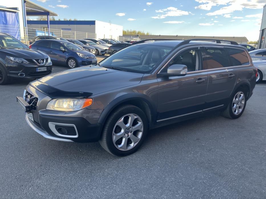 VOLVO XC70 2011