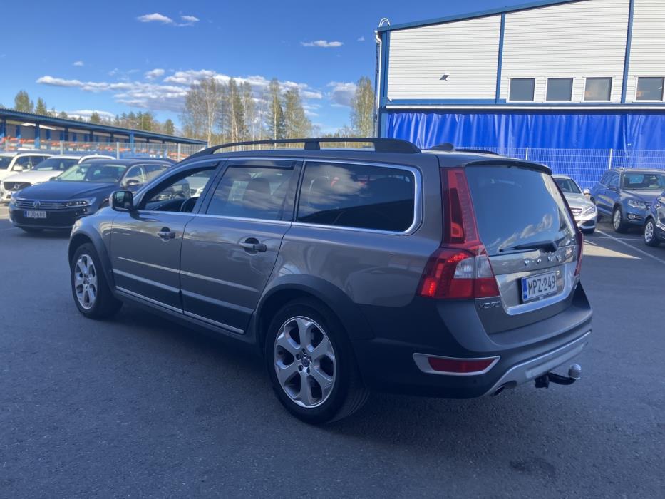 VOLVO XC70 2011