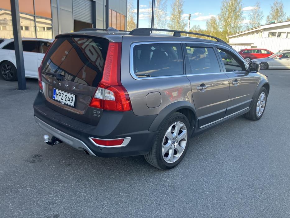 VOLVO XC70 2011