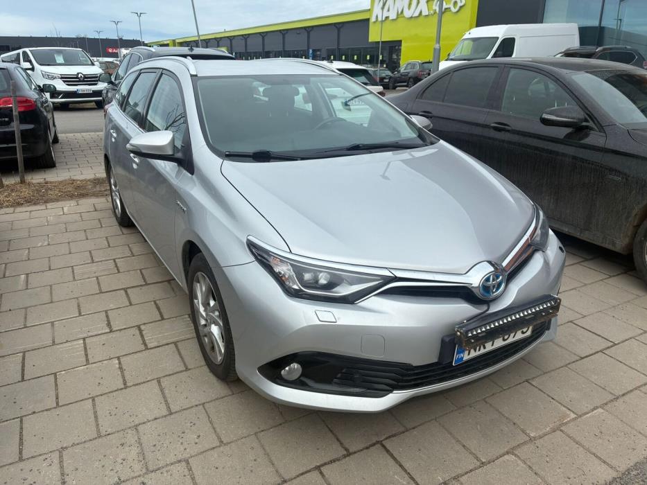 TOYOTA Auris 2016