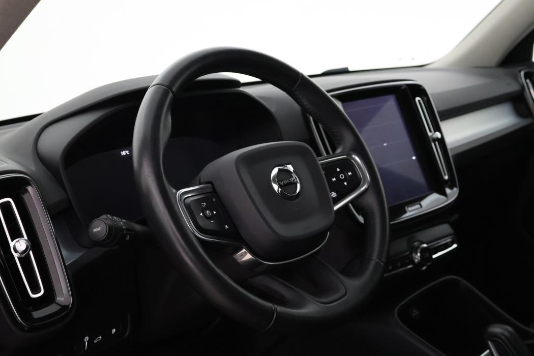 VOLVO XC40 2020